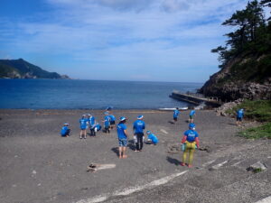 青海島ビーチクリーン＆水中清掃　ブルーサンタ2023の写真