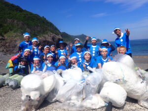 青海島ビーチクリーン＆水中清掃　ブルーサンタ2023の写真